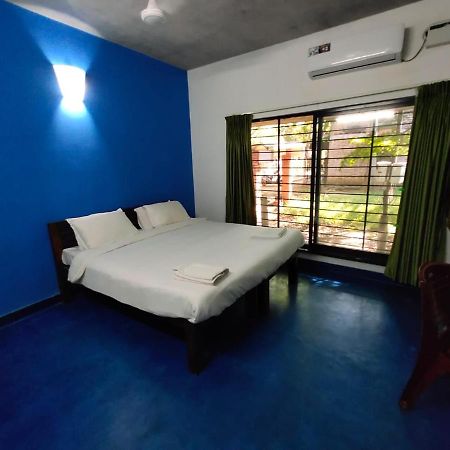 Le Tamarin Guest House Ауровил Екстериор снимка