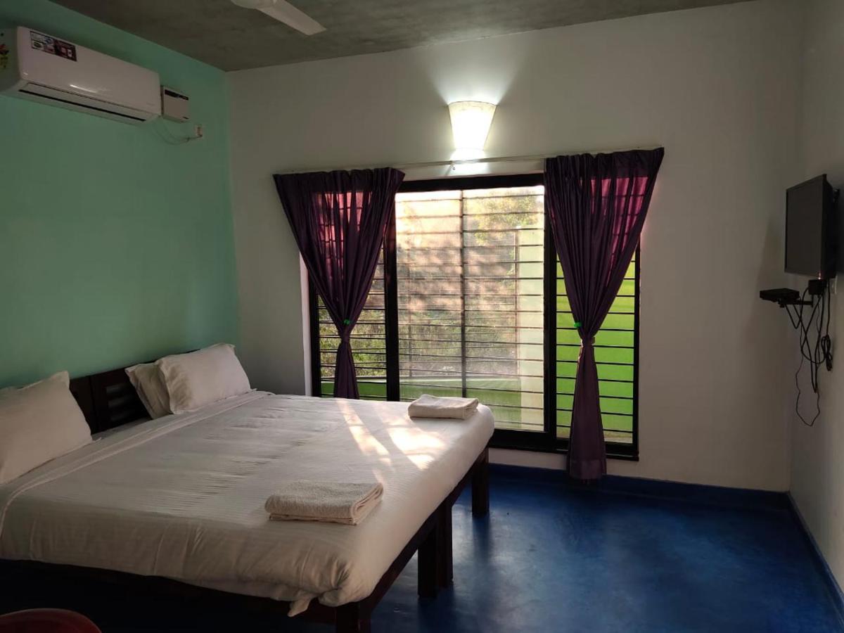 Le Tamarin Guest House Ауровил Екстериор снимка